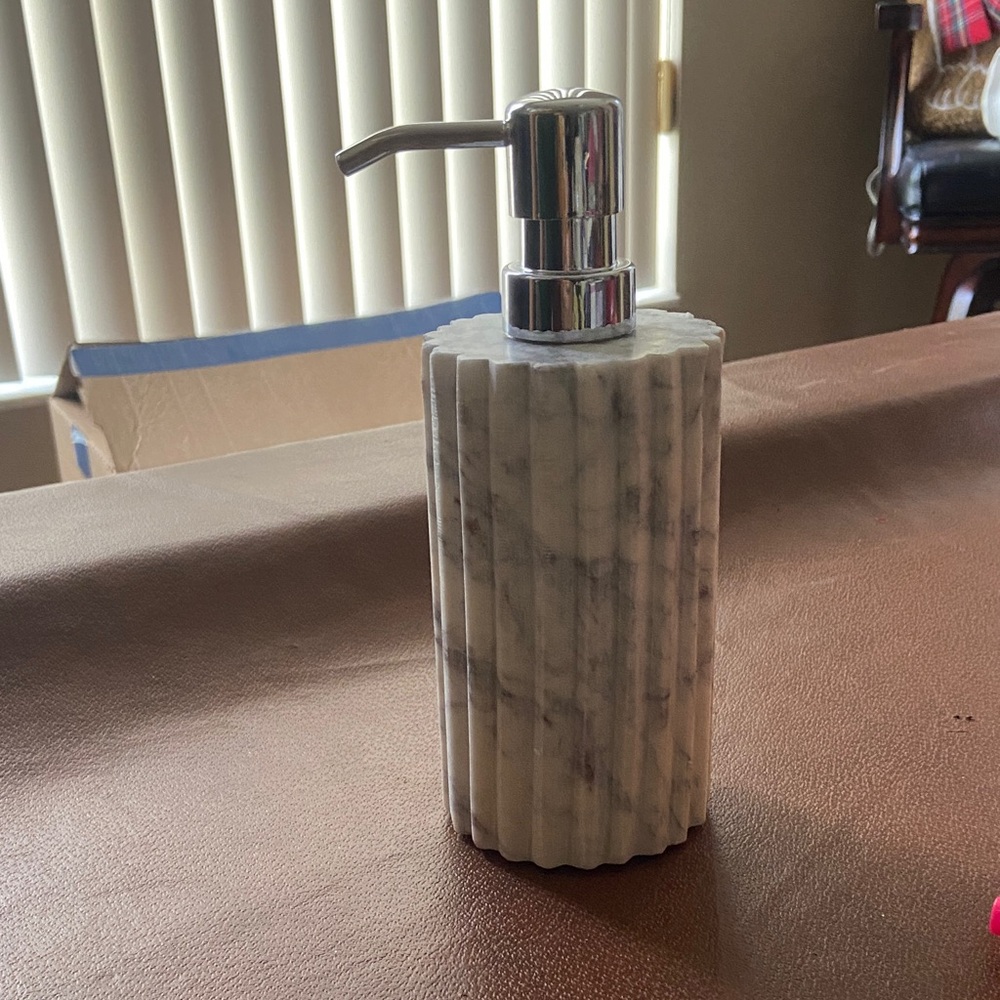 Marble Soap or lotion Dispenser - Gray natural stone - Picture 2 of 3